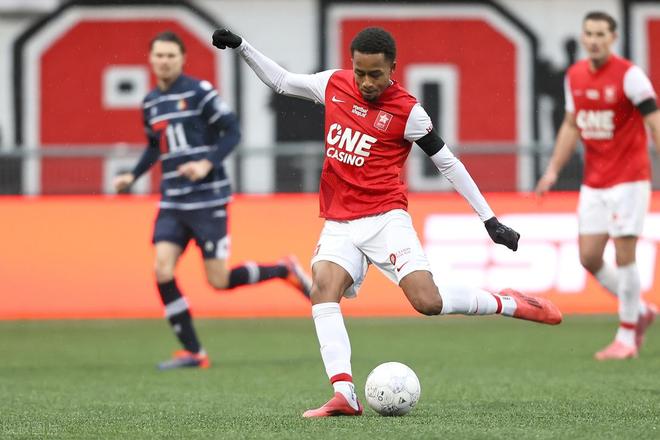 却始终保持 却始终保持