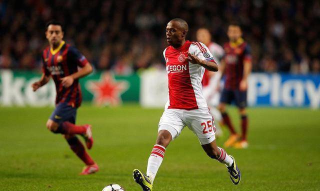 他乘车驶向 他乘车驶向